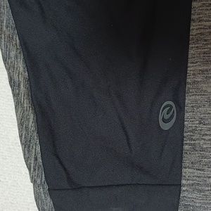 O'Neill women's swim top, size M